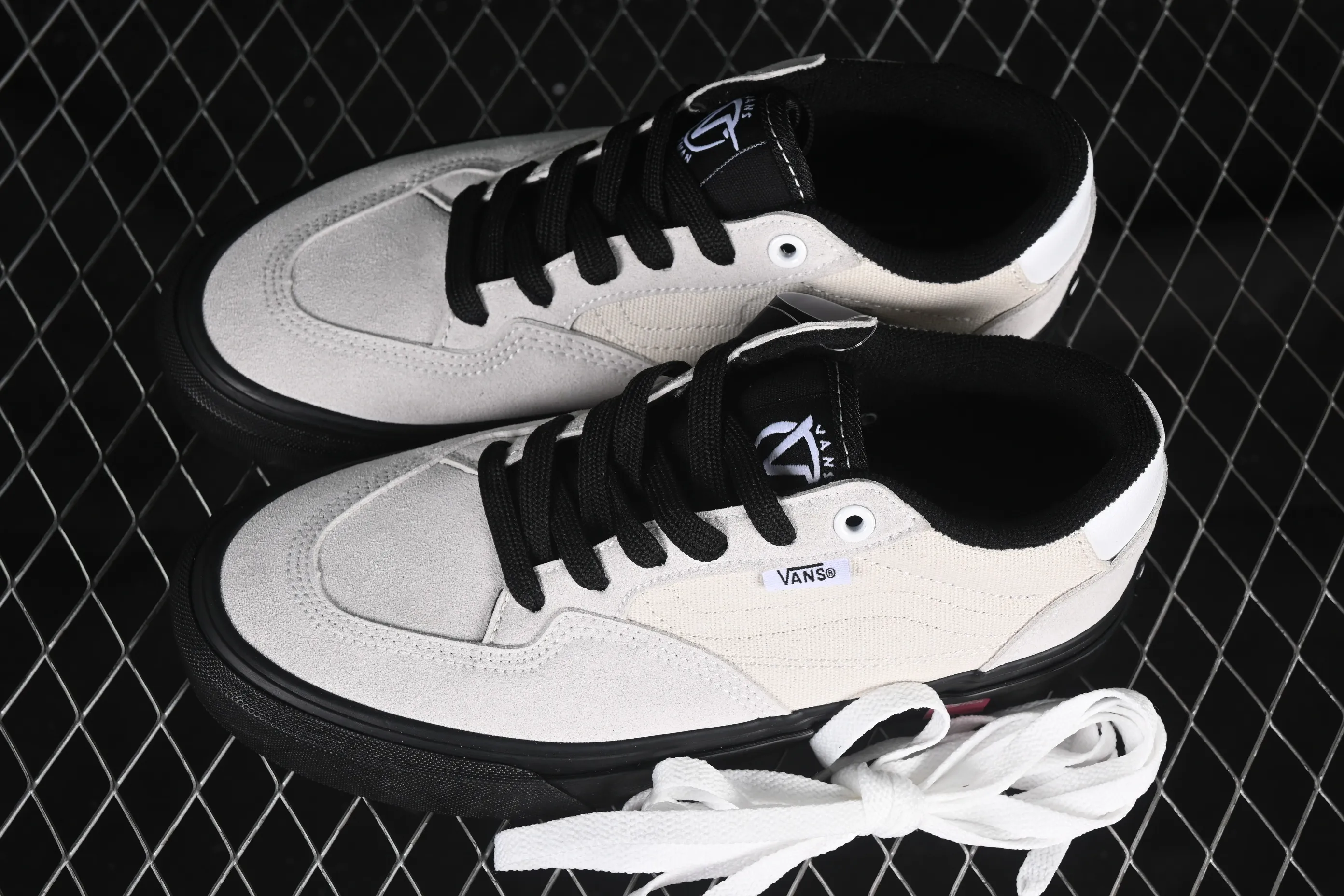 All categories Vans Vans series Vans Low Vans low-top Vans Rowan Skate Boarding Classic and versatile lightweight and comfortable professional skateboard shoes VN0A4TZCYB2